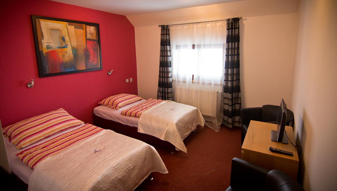 Hotel Algar Opava Luaran gambar